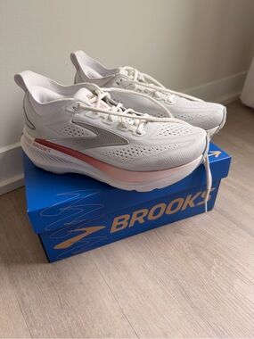 Brooks Glycerin GTS 23 running/walking sneakers